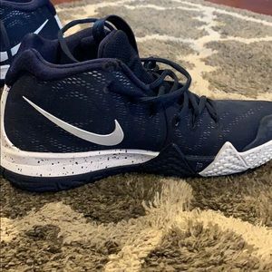 kyrie 4s blue